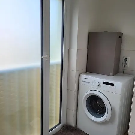 3 Zimmer Mit 2 Schlafzimmer Wohnzimmer Kueche In Neu Ulm